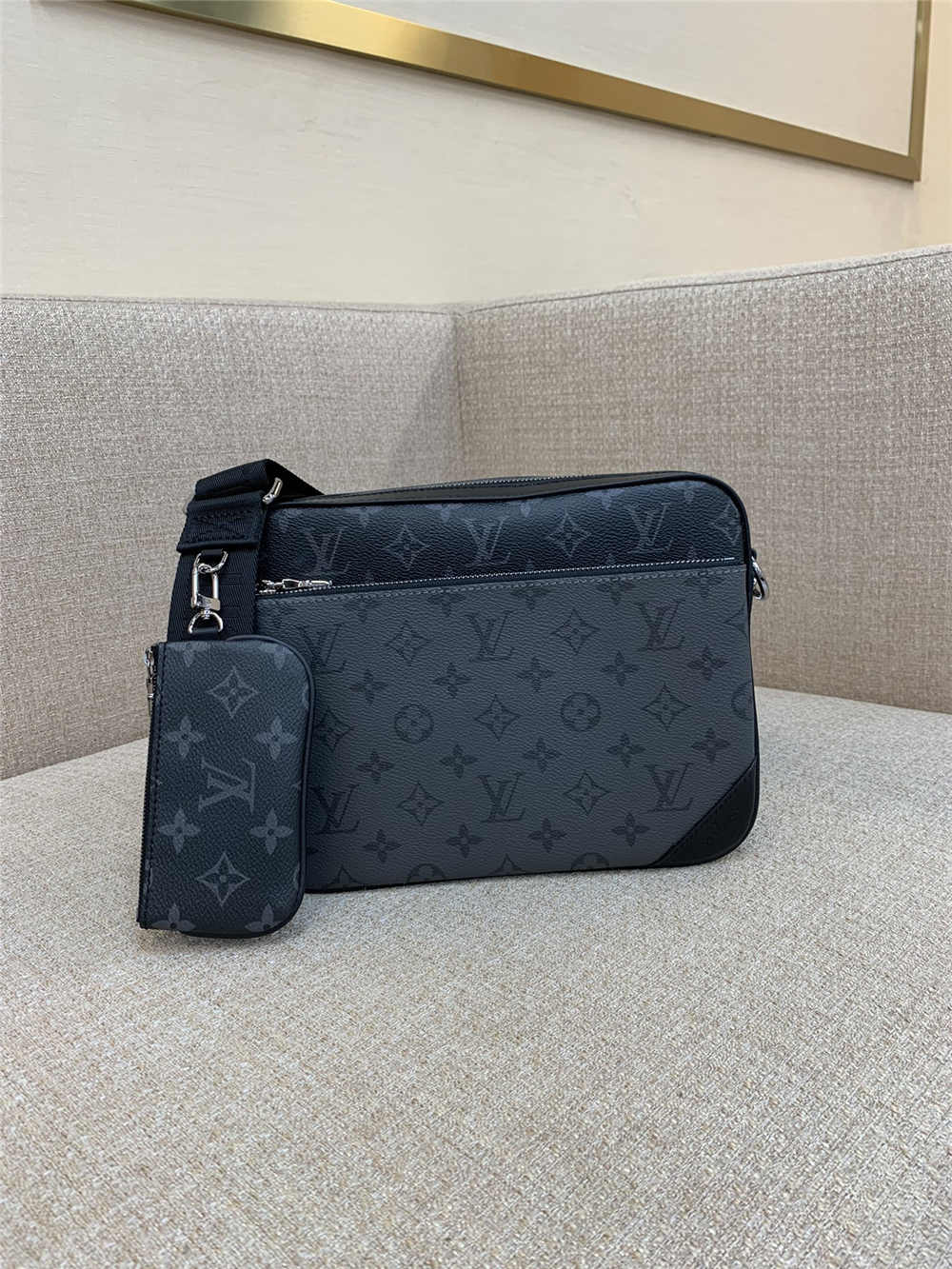 Louis Vuitton Trio M69443  size：25x18.5x7cm 2025 new 